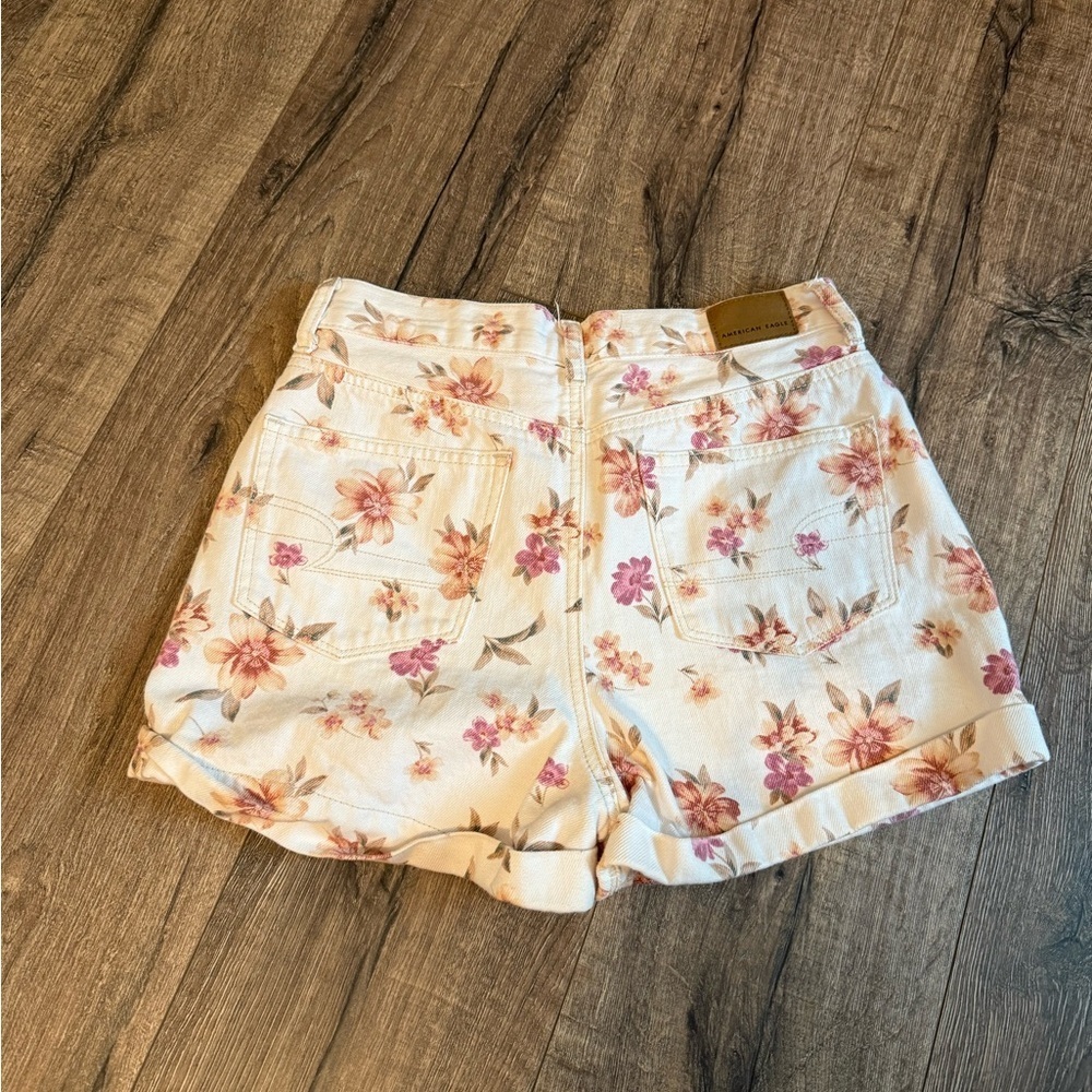American Eagle Outfitters Cream and Pink High Waist Mom Shorts - Picture 2 of 3